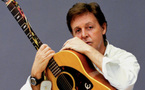 بول مكارتني عضو فريق البيتلز السابق يغني مجانا في مكسيكو سيتي