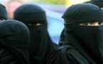 إعادة سعوديات من فرنسا لرفضهن خلع النقاب وكشف وجوههن