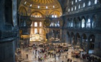 إقامة الصلاة في متحف آيا صوفيا في اسطنبول