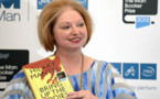 كاتبة بريطانية تفوز بجائزة "بوكر" للمرة الثانية عن روايتها "ارفع الجثث"