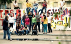 بالغناء يحاول مؤيدو ومعارضو الدستور المصري إقناع الناخبين بوجهات نظرهم