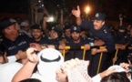 شرطة الكويت تستخدم الغاز والقنابل الصوتية ضد متظاهرين يطالبون بحل مجلس الأمة