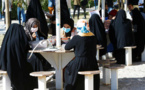 إيران تبحث مقايضة لقاح كورونا بأرصدتها المجمدة بكوريا الجنوبية