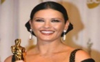 اكتئاب حاد يقود كاثرين زيتا جونز زوجة النجم مايكل دوغلاس إلى مصحة نفسية