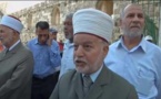 توتر في محيط المسجد الأقصى لليوم الثاني وإسرائيل تعتقل مفتي القدس