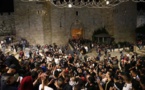 القدس.. شرطة إسرائيل تخلي ساحة باب العامود من الفلسطينيين