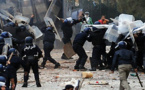 الشرطة الجزائرية تفرق بالقوة مظاهرة لطالبي العمل في العاصمة