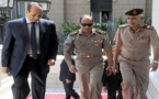مصفحات الجيش بالقاهرة بعد لقاء السيسي معارضين مع شيخ الأزهر وبابا الأقباط   