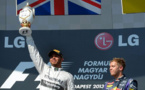 هاميلتون سسائق مرسيدس يحرز لقب سباق فورمولا-1 المجري