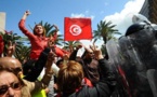 الاف المتظاهرين بتونس في انطلاقة "اسبوع الرحيل" لاسقاط الحكومة