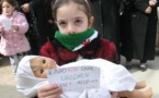 آيات شابة سورية اعتقلها نظام الأسد مرتين و تريد تربية أطفال لا يؤمنون بالحقد