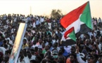  سودانيون يطالبون بالحكم المدني وتفرّيق تظاهرة أمام القصر الرئاسي 
