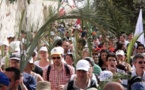 الفلسطينيون المسيحيون يحتفلون باحد الشعانين في القدس، في انتظار زيارة البابا
