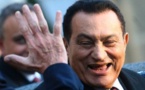 الحكم على حسني مبارك بالسجن ثلاث سنوات وعلى نجليه أربع سنوات