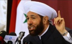 مفتي سورية يدعو لتدمير مناطق المعارضة لخروج قذائف منها