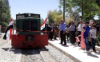 قطار النزهة.. يتحدى النزاع مستأنفا رحلاته الى شمال غرب دمشق