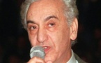 ألاف الجزائريين يشيعون جثمان ايت أحمد إلى مثواه الأخير