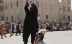 الهروب من أرض الخلافة  "الداعشية " حلم الآلاف