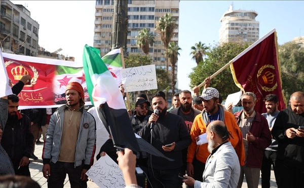 سوريا.. احتجاجات في عدة مدن ضد تنظيم "واي بي جي" الإرهابي