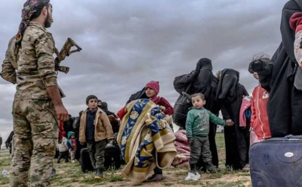 العراق يتسلم 2250من "داعش" من سوريا ويباشر تصنيفهم قضائياً