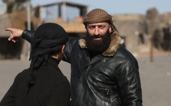 العودة يضع نفسه تحت عهدة الدولة.. السلطات تقتاده إلى دمشق