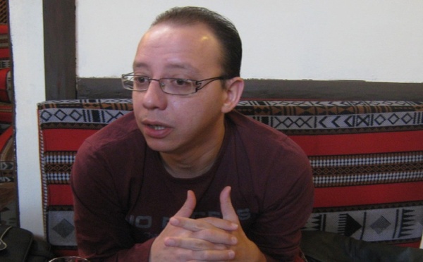 صطيف الأعمى يحاول التنصل من تاريخه ويزعم كره بشار الأسد  